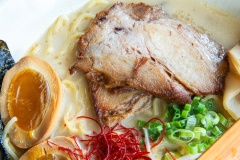 OishiAsianFusion_GarlicTonkatsuRamen_002