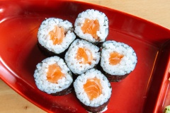 OishiAsianFusion_SalmonRoll_002